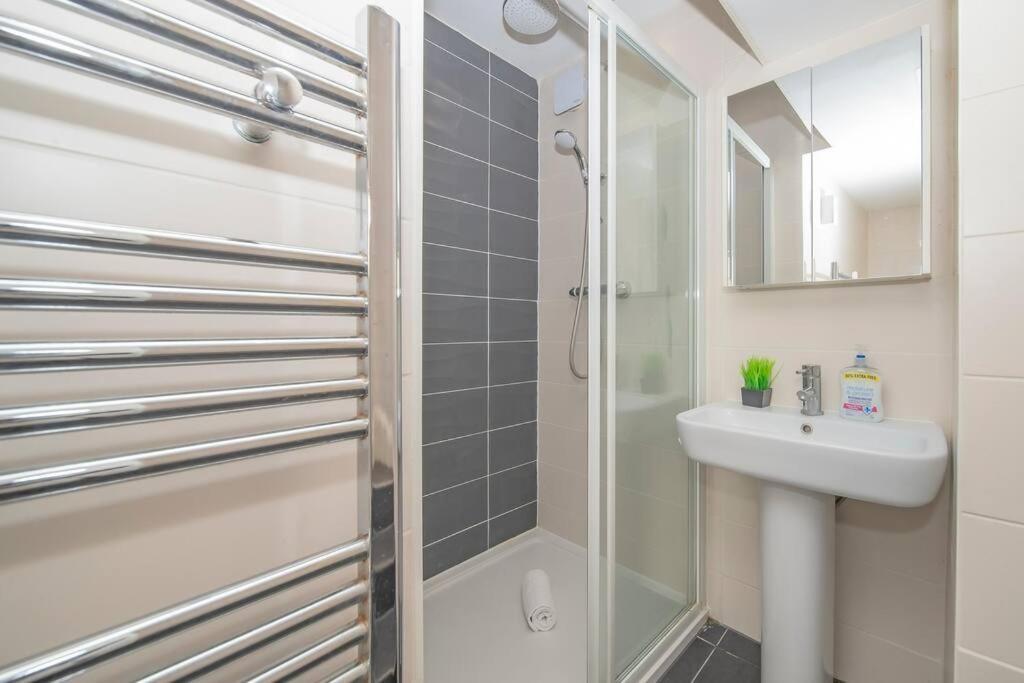 Flash Sales Offer - Any Week Day No Minimum Night Restrictions Central Hove 1 Bedroom Flat Bn38Bru02 Luaran gambar
