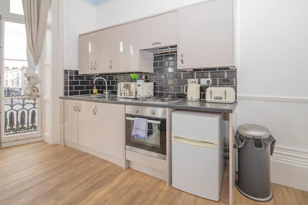 Flash Sales Offer - Any Week Day No Minimum Night Restrictions Central Hove 1 Bedroom Flat Bn38Bru02 Luaran gambar